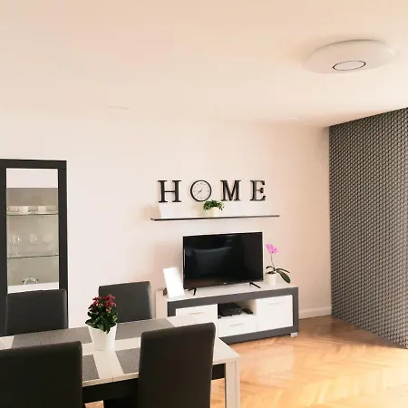 Kamienna Apartment